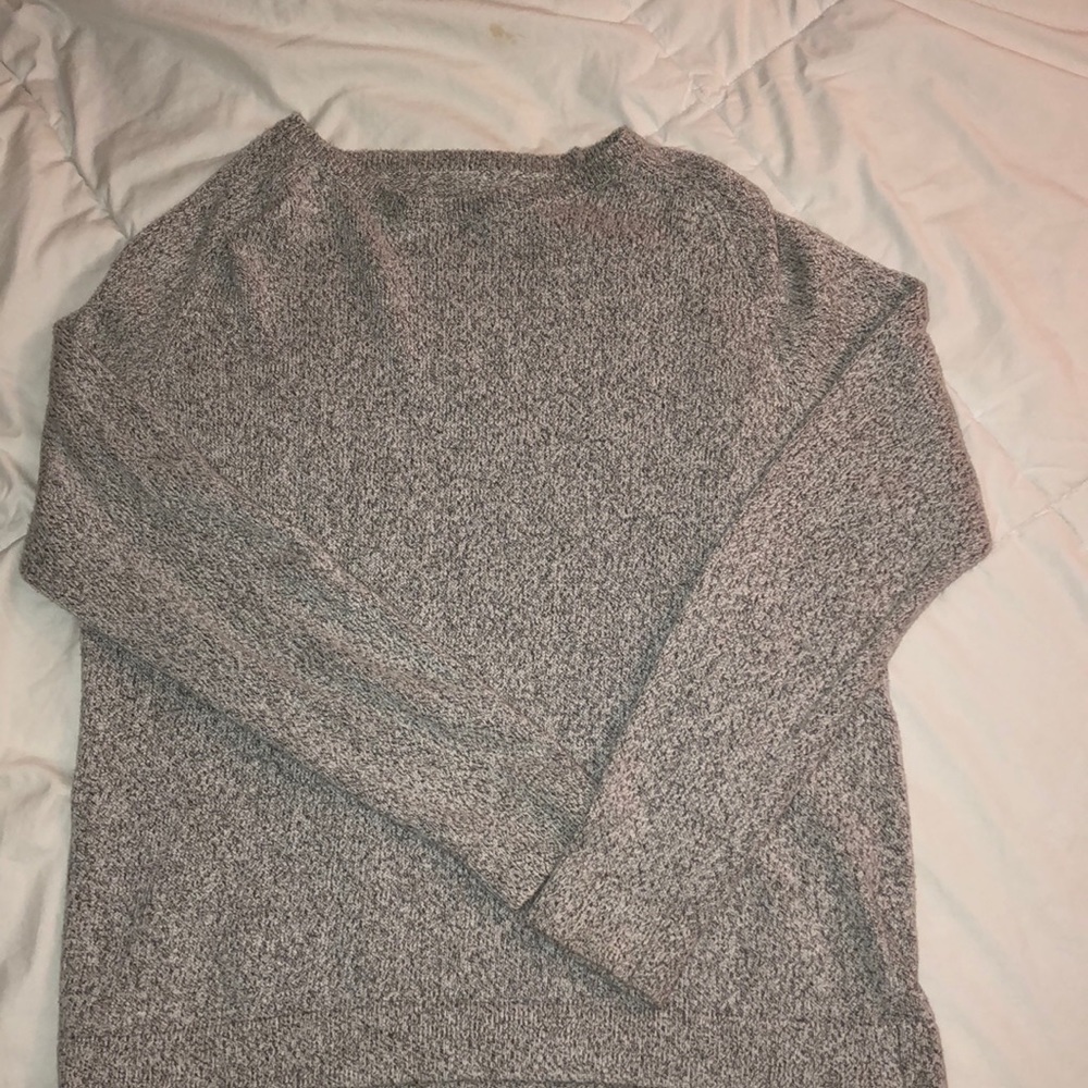 Brandy Melville sweater